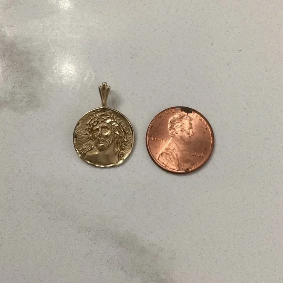 Vintage 14k Gold Jesus Pendant - Picture 4 of 5